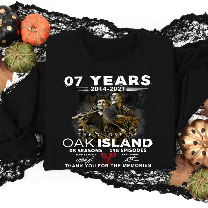 07 years 2014-2021 The Curse Of Oak Island 08 seasons 138 episodes signatures thank you for the memories t-shirt sweatshirt